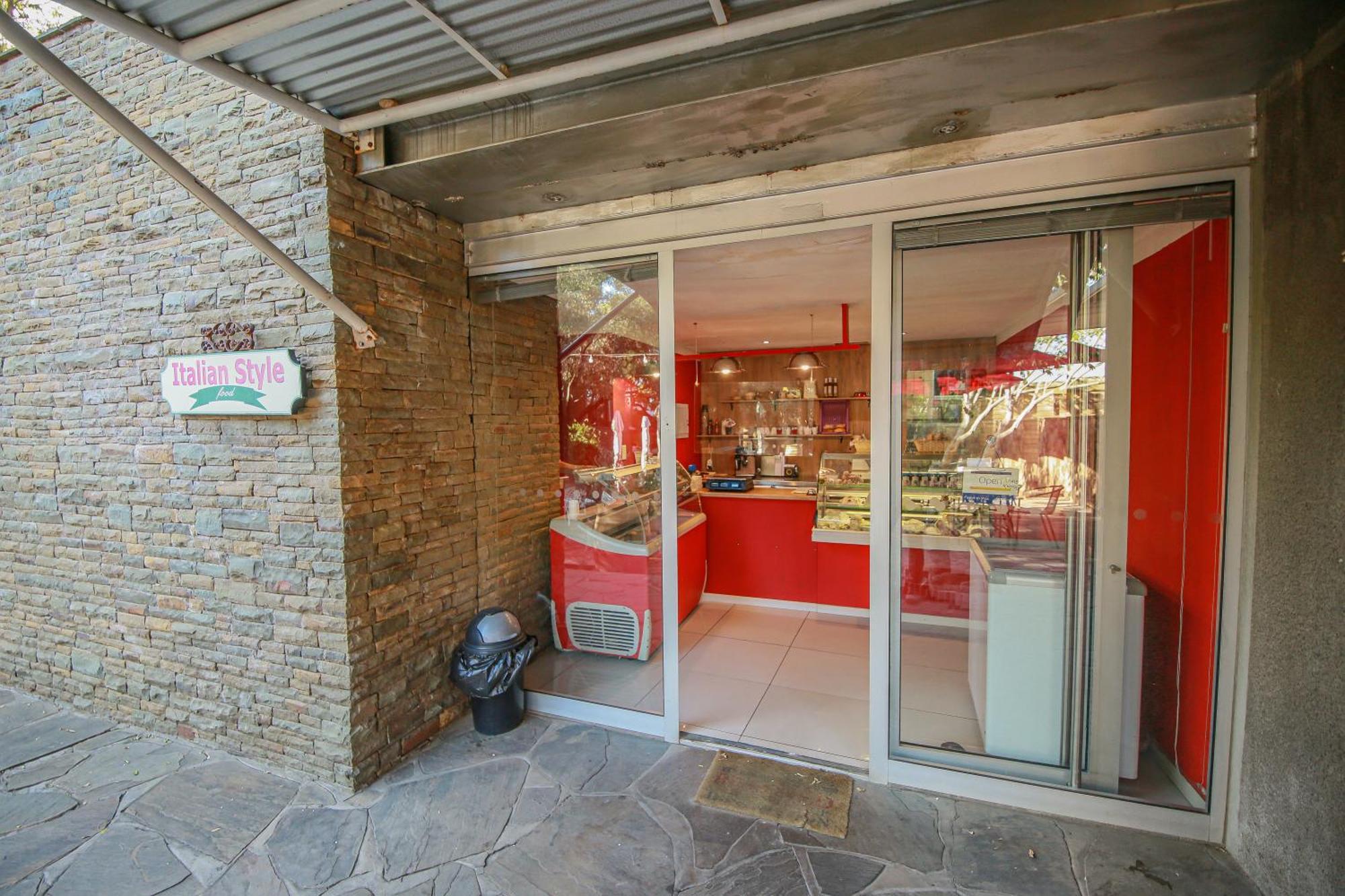 Suite 9 The Village Windhoek Bagian luar foto